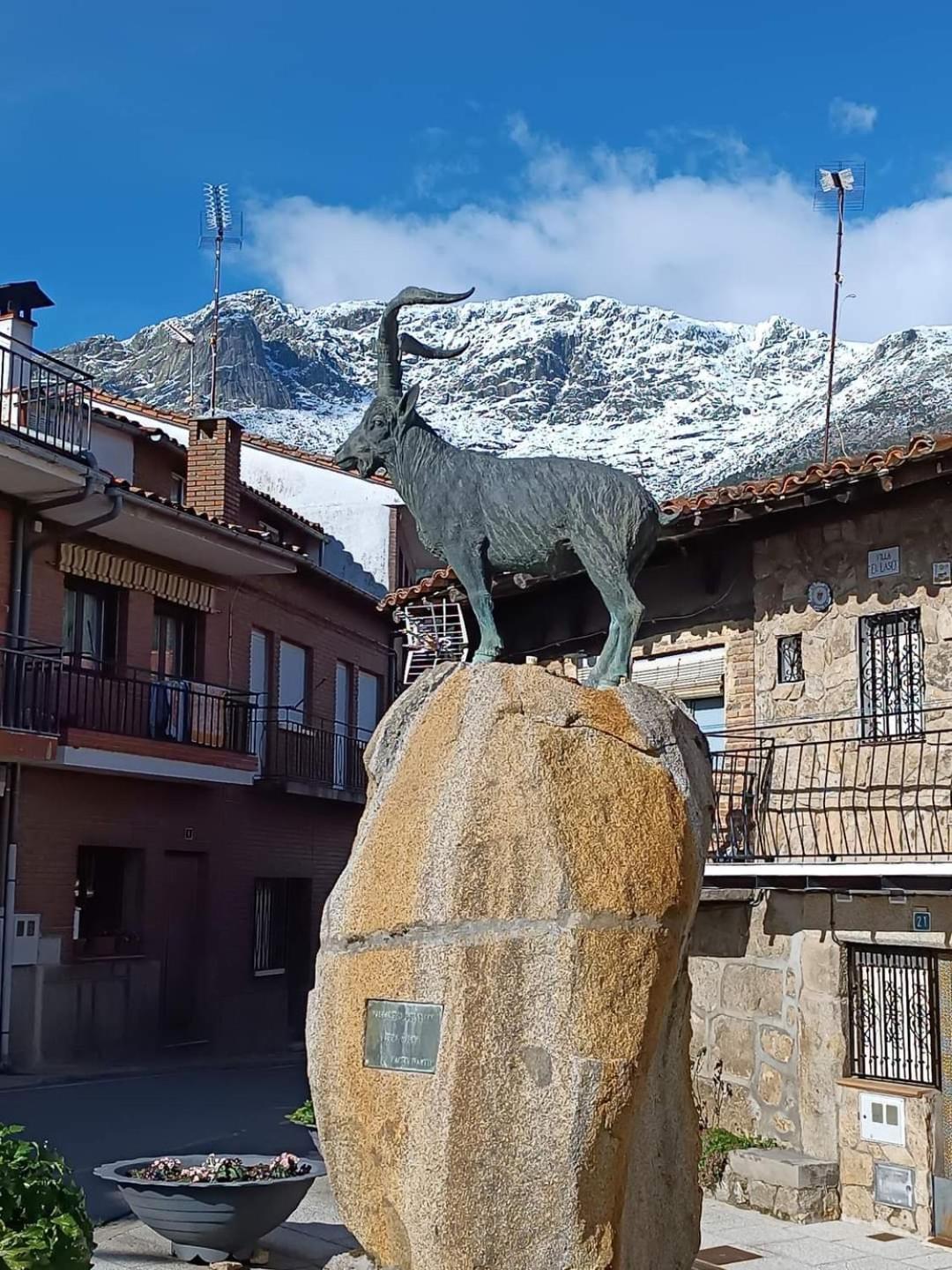Triana Διαμέρισμα Villarejo del Valle Εξωτερικό φωτογραφία